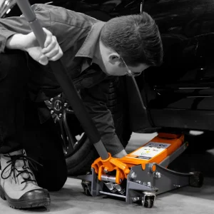 Martins Industries 3-Ton Capacity Floor Jack (MFJ-3T) - view 3