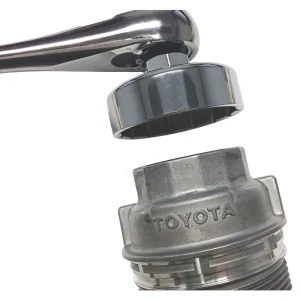TOYOTA/LEXUS OIL FILTER KIT WITH DRAIN HOSE - view 2