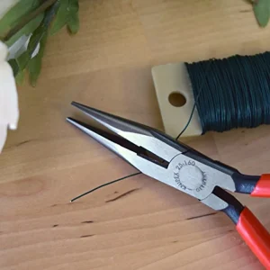 Knipex Long Nose Pliers with Cutter 6 1/2″ (KNP2501160) - view 3